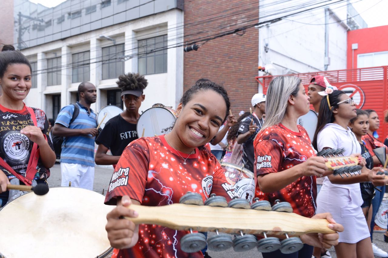Com o tema ‘Tirem as mãos da aposentadoria’, na sexta-feira (2), ‘O Pinto do Visconde’ chegou ao 9º ano de Carnaval. Foto: Jordana Mercado-CUT/SP