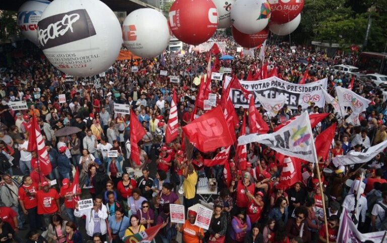 Ato em SP contra reformas de Temer abrem caminho para greve geral do dia 28
