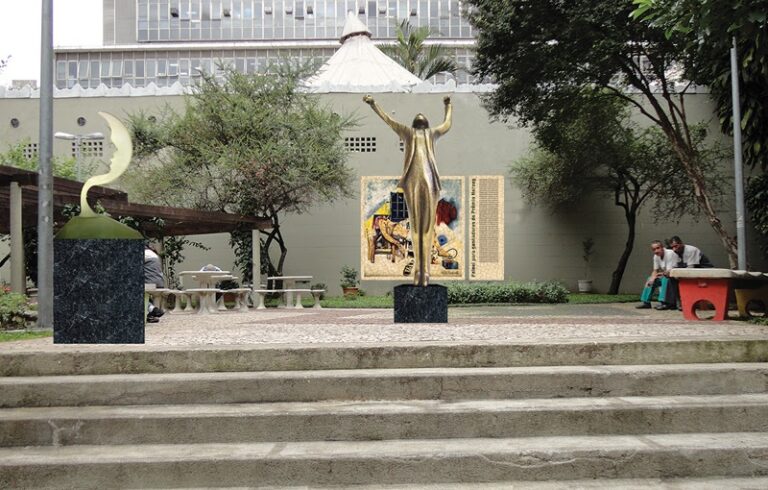 Praça Herzog recebe escultura sábado (6)