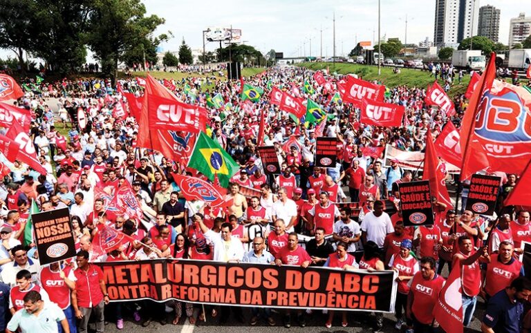 PEC da Previdência é uma reforma a ser barrada