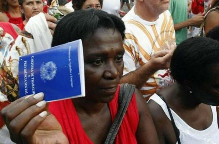 IBGE: mulheres ganham até 25% menos que os homens