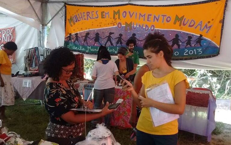 Mulheres da economia solidária têm feira em 12/05