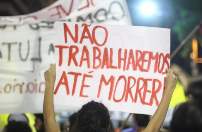 Para Bolsonaro, dificultar aposentadoria é combater privilégios