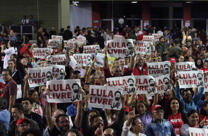 Resgate da democracia, direitos e liberdade de Lula marcam a abertura do CONCUT