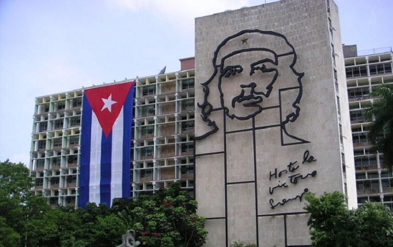 Velho homem novo: 90 anos de Che Guevara
