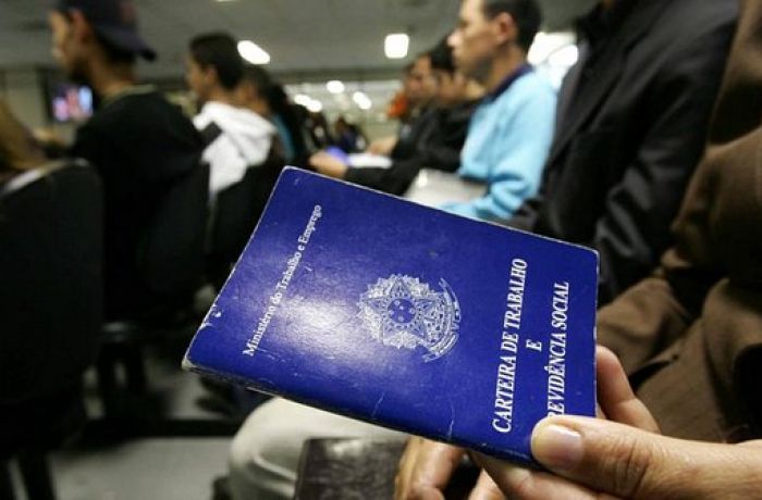 Falta trabalho para 27,6 milhões de brasileiros