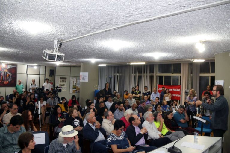 Bolsonaro é “usina de fake news”