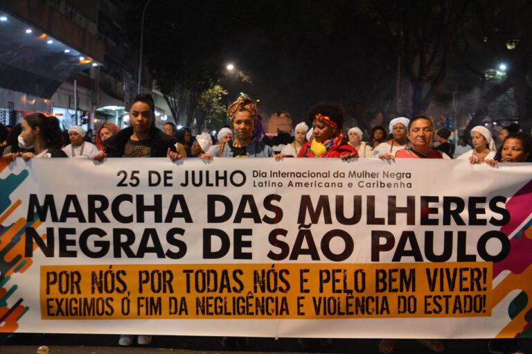 Mulheres negras marcham contra Estado genocida