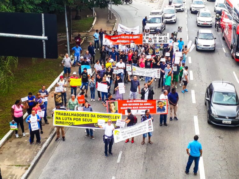 Ato une trabalhadores lesados por calotes da Abril e RR Donnelley