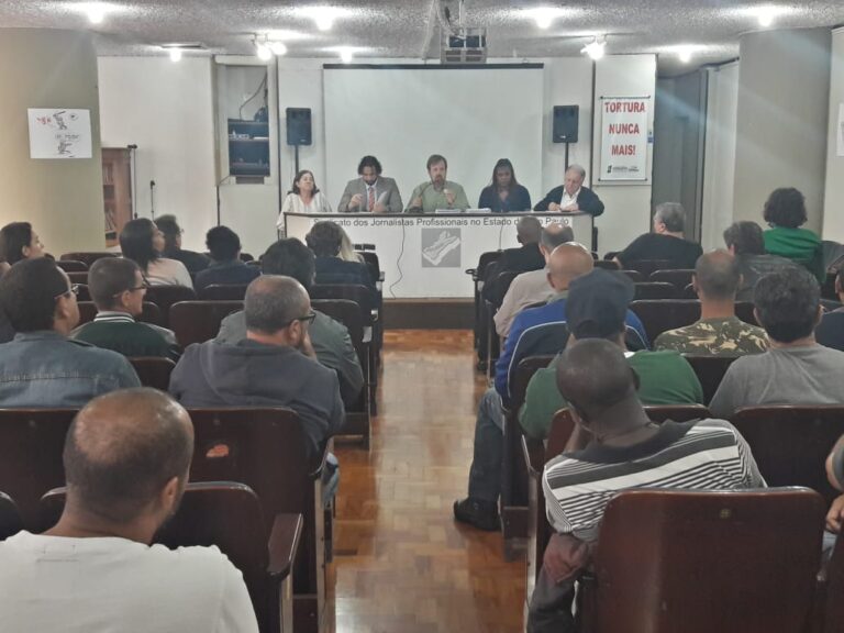 Demitidos decidem aumentar pressão por pagamento