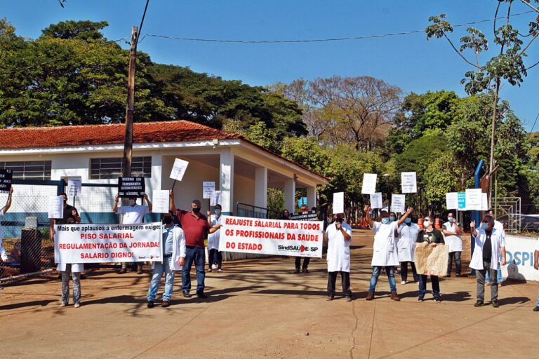 Em Ribeirão Preto, Sindicato apoia ato em prol dos trabalhadores da saúde