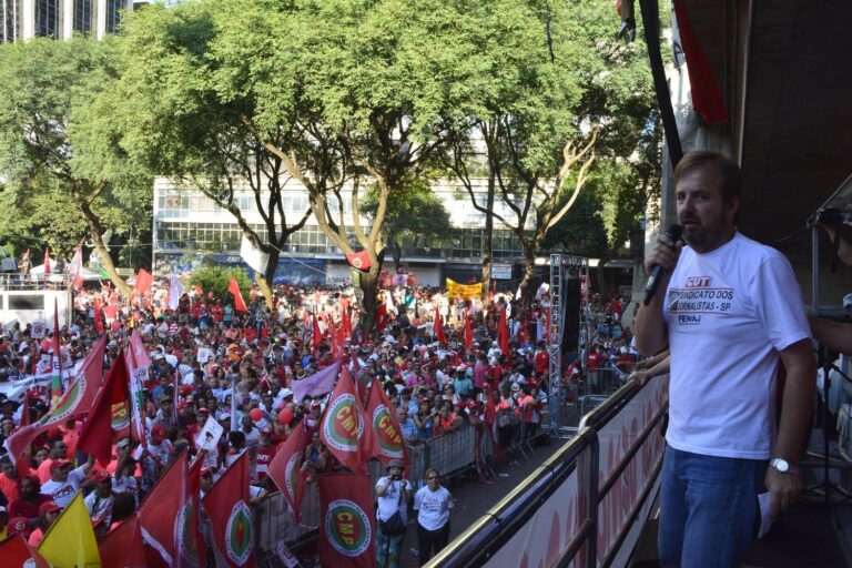 Jornalistas fazem reunião nesta terça (19) para discutir o golpe