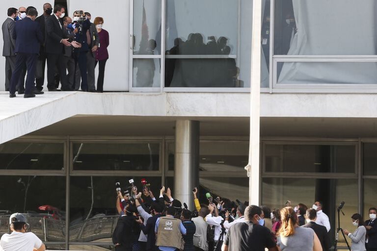 Ministério Público manifesta-se favorável a ação do SJSP contra Bolsonaro por danos morais à categoria