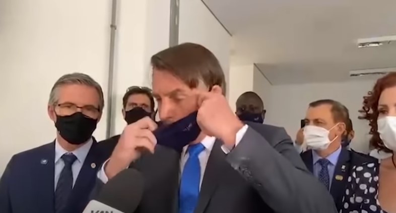 Bolsonaro coloca saúde de jornalistas em risco em novo ataque contra a categoria