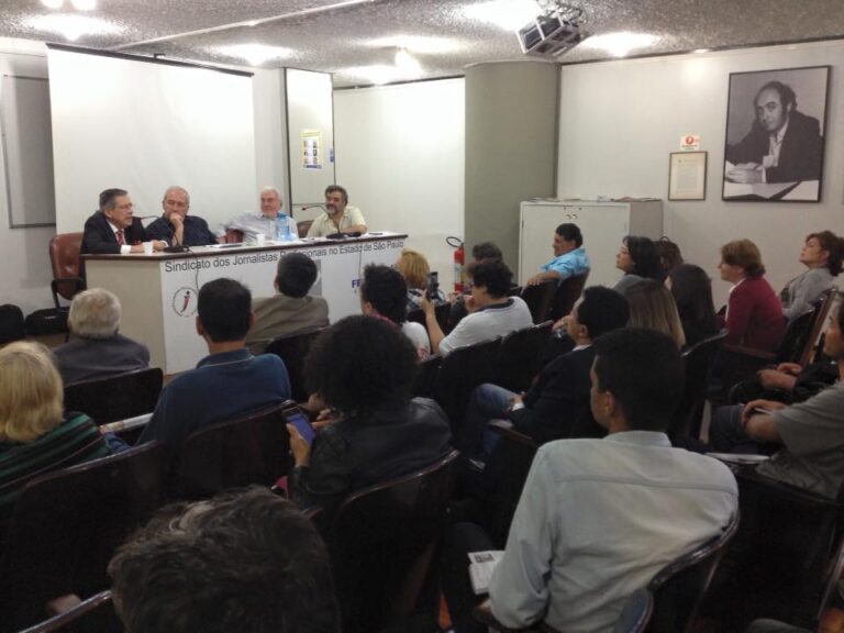 Debate sobre mídia democrática reúne jornalistas e especialistas no SJSP