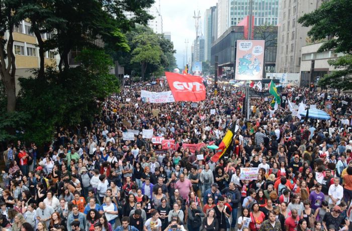 CUT e demais centrais voltam às ruas com os estudantes no dia 30 de maio