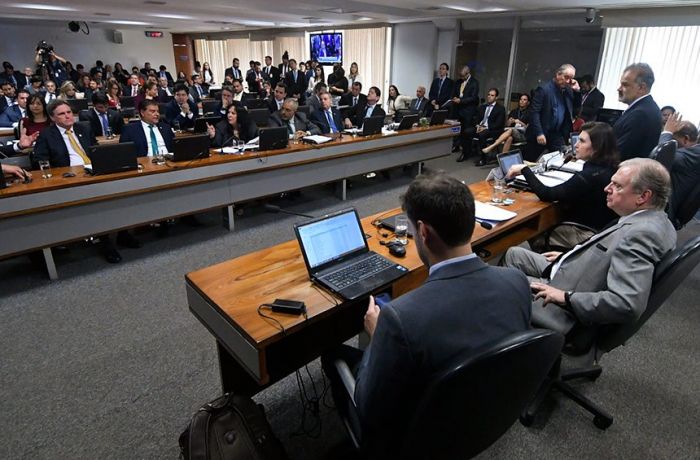 Reforma da Previdência tem mais de 370 emendas; votação será na quarta (4)