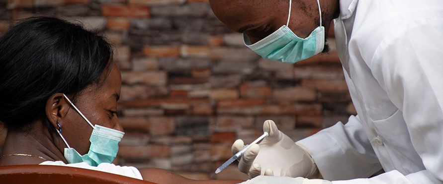 Parceria global oferece curso sobre cobertura jornalística da vacina para Covid-19