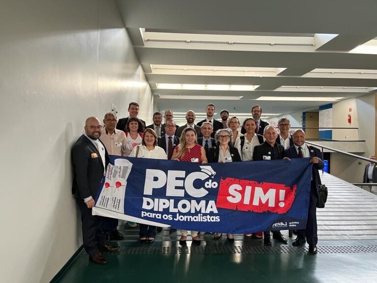 Sindjorce e Fenaj ocupam Brasília pela aprovação da PEC do Diploma