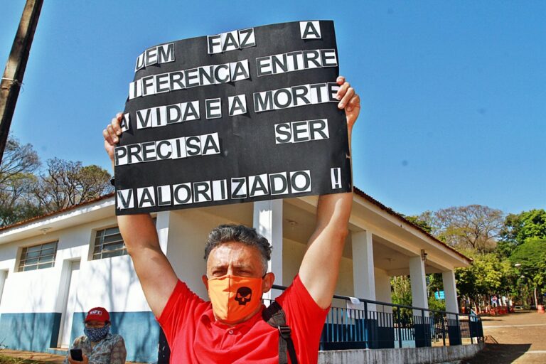 Ribeirão Preto: Ato em prol dos trabalhadores da Saúde