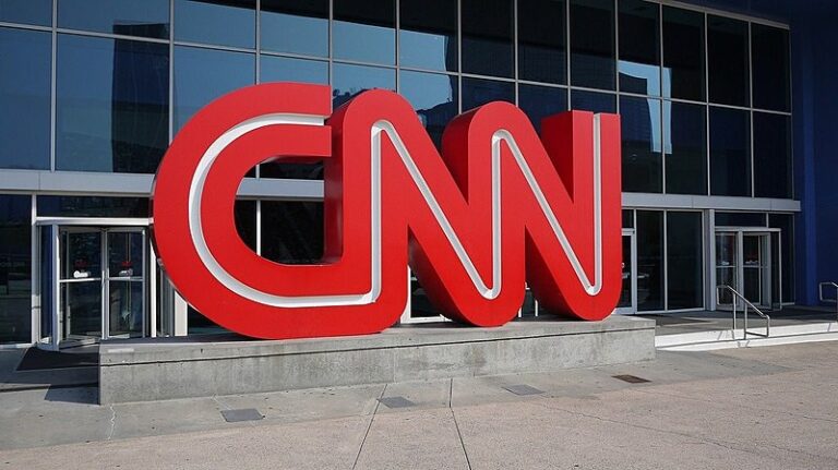 CNN Brasil realiza novas demissões e sobrecarrega jornalistas com “reestruturação”
