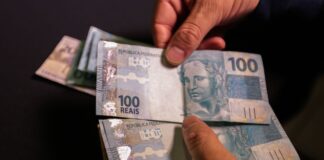 Remuneração média dos jornalistas brasileiros com carteira assinada é de R$ 5,7 mil