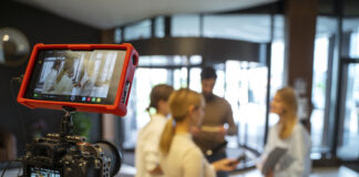 Setor privado emprega 62,5% dos jornalistas com carteira assinada