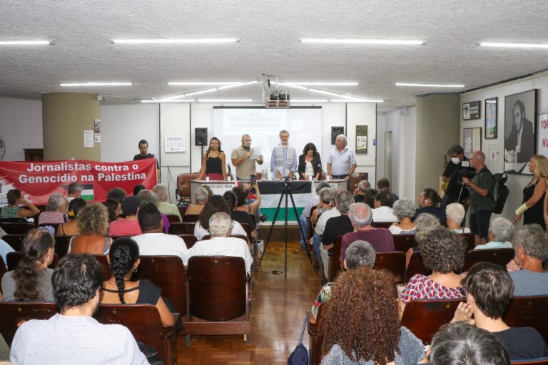 Ato contra massacre de jornalistas na Faixa de Gaza pede ruptura de relações diplomáticas com Israel