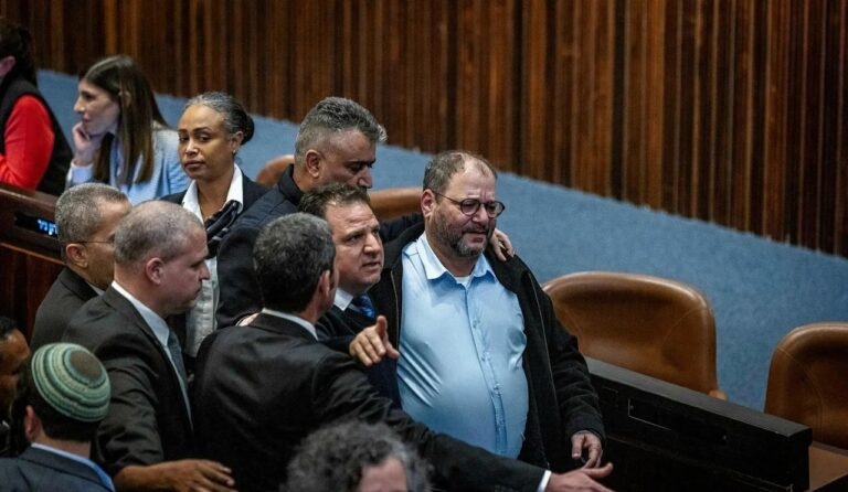 “Israel não é uma democracia”, e o regime atual é “fascista”, diz deputado israelense Ofer Cassif