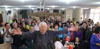 Ricardo Kotscho será homenageado com o Troféu Audálio Dantas 2024 Audálio Dantas receve prêmio em seu aniversário de 88 anos, em 2017.