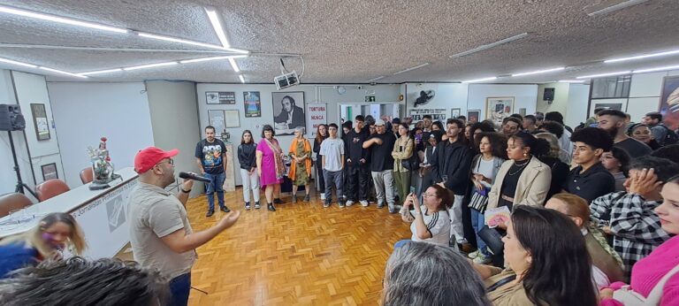 Presidente do SJSP, Thiago Tanji, abre a festa de 87 anos do sindicato. Foto: Alexandre Linares