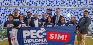 Delegação do SJSP realiza “Dia D de Mobilização pela PEC do Diploma” Diretores de Sindicatos filiados à Fenaj, na luta pelo diploma em Brasília. Foto: Divulgação.
