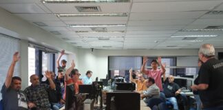 Trabalhadores da TVT recusam proposta e mantêm mobilização Trabalhadores da TVT recusam proposta e mantêm mobilização.