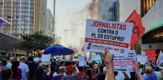 Jornalistas se unem a 15 mil manifestantes na Avenida Paulista contra o PL 1904 Jornalistas se unem a 15 Mil manifestantes na Avenida Paulista Contra o PL 1904