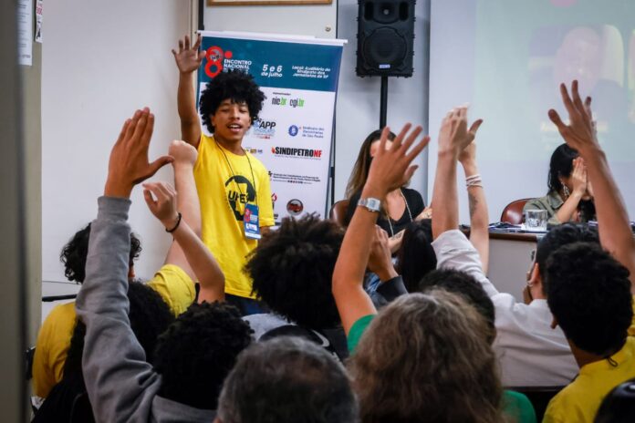 Comunicação e juventude em debate