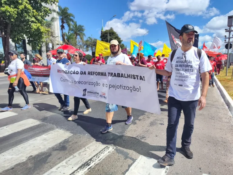 Em maio o SJSP esteve junto aos mais de 20 mil participantes na Marcha da classe trabalhadora em Brasília