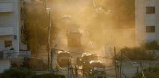 Crise se agrava em Israel com chegada dos corpos de seis reféns, mas Netanyahu e sua coalizão de extrema-direita ampliam genocídio em Gaza e rejeitam cessar-fogo Tropas israelenses operando na cidade de Jenin, na Cisjordânia ocupada.