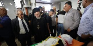 Mortes de palestinos(as) em Gaza já são 41 mil, e agora Israel expande sua ocupação ilegal da Cisjordânia, cometendo novos crimes de guerra Cerimônia fúnebre realizada para Bana Laboum, 13, morta a tiros por forças israelenses em Nablus, na Cisjordânia (Nedal Eshtayah/ Agência Anadolu)