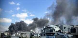 Prossegue o holocausto de palestinos e libaneses; Israel massacra centenas de civis em escolas e residências do norte de Gaza, e continua matando no Líbano Cidade de Jabalya, no norte de Gaza, após ataque aéreo de Israel que matou dezenas de palestinos (foto: Anadolu)