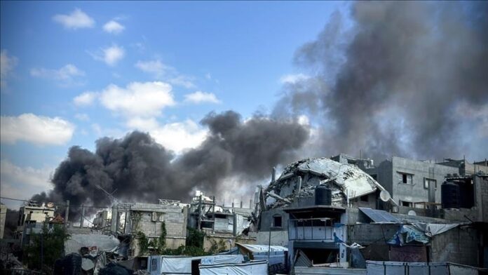 Cidade de Jabalya, no norte de Gaza, após ataque aéreo de Israel que matou dezenas de palestinos (foto: Anadolu)