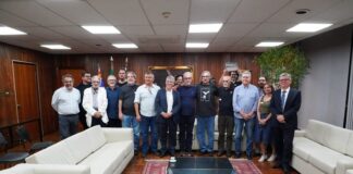 Presidência da Câmara de SP recebe Amigos da Praça e inicia diálogo para melhorias no Memorial Vladimir Herzog Ricardo Teixeira recebe amigos da Praça Vladimir Herzog e afirma importância do espaço.