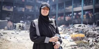 Israel bloqueia ajuda humanitária, impõe fome à população de Gaza, e continua a atacar e exterminar palestinos todo dia; Exército israelense já matou quase 200 jornalistas na Palestina e Líbano Fatma Hassona, fotojornalista de 25 anos assassinada por Israel em 16 de abril último. Reprodução