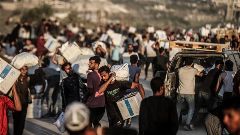 Busca desesperada por alimento torna palestinos alvos das tropas de Israel em Gaza (foto: Anadolu)