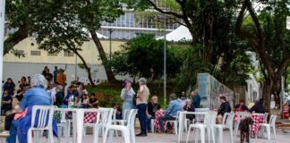 Pode anotar: domingo, 29 de junho, tem o Arraiá da Praça Vladimir Herzog! Praça Memorial Vladimir Herzog durante o Todo Mundo Tem Que Falar, Cantar e Comer, de novembro de 2024, mês em que o local foi reconhecido como Ponto de Cultura da cidade de São Paulo. Foto: Sergio Decourt.