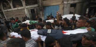 Associação de Correspondentes Estrangeiros em SP repudia assassinato em massa de jornalistas em Gaza, e exige que Israel permita entrada da mídia no território Cerimônia fúnebre, em 11/8, dos correspondentes da Al Jazeera Anas al-Sharif e Mohamed Qraiqea e dos fotojornalistas Ibrahim Dahir, Moumin Alaywa e Mohammed Noufal, assassinados por Israel em Gaza (foto: Yousef Al Zanoon - Anadolu)