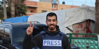 Na verdade, “plano de paz” de Trump é o genocídio em câmera lenta O jornalista Saleh Aljafarawi foi assassinado em Gaza por milícia pró Israel após o início do cessar-fogo (foto: Abdelhakim Abu Riash/Al Jazeera)