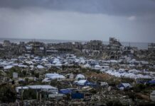 Israel já matou 447 palestinos desde início do cessar-fogo em Gaza; número oficial de vítimas fatais palestinas desde 2023 supera 71 mil; frio e bloqueio agravam crise humanitária Tendas situadas ao norte da cidade de Gaza: situação da população palestina é dramática (foto: Saeed MMT Jaras/Anadolu)