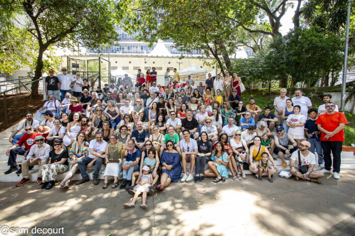 Fotografia da edição de novembro que fechou a temporada de 2025 do 'Todo Mundo Tem Que Falar, Cantar e Comer!'. Foto: Sérgio Decourt.