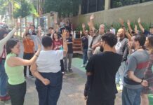 Por direitos, trabalhadores cruzam os braços na TV dos Trabalhadores nesta sexta-feira Os trabalhadores e trabalhadoras da TVT aprovaram em assembleia paralização de um dia por conta de entraves na negociação do Acordo Coletivo da empresa.