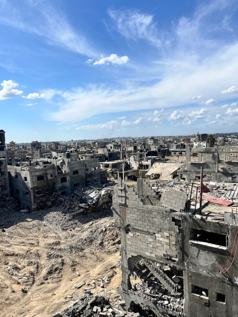 Edifícios destruídos que se estendem até o horizonte em Beit Hanoun. 1º de fevereiro de 2024.